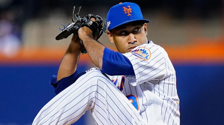 Mets relief pitcher Edwin Diaz delivers against the Padres during the...