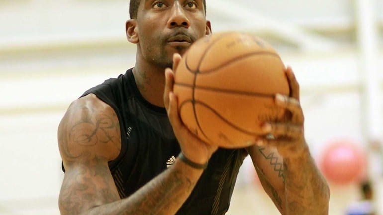 Amar'e Stoudemire at the line during the Knicks training camp...