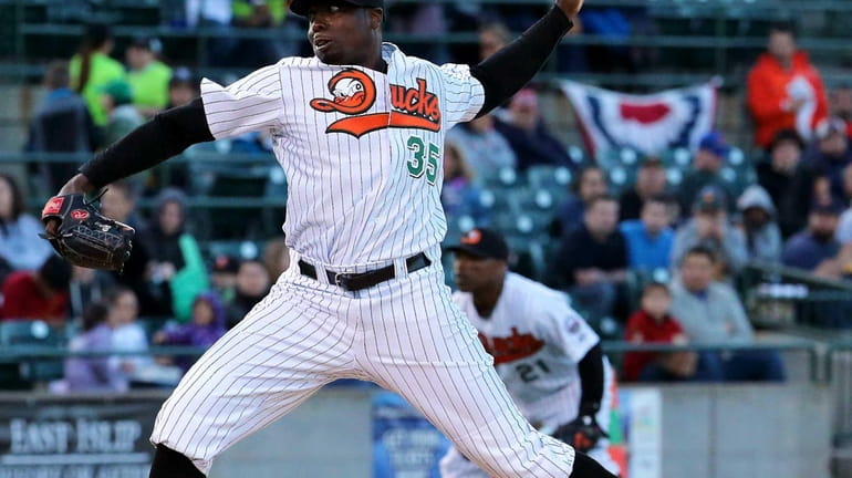Ducks starting pitcher Dontrelle Willis delivers in a game against...