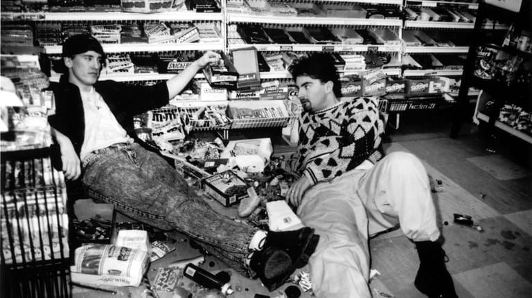 Jeff Anderson and Brian O'Halloran in the movie "Clerks' (1994).