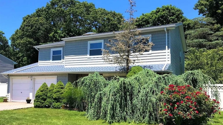 This Lake Ronkonkoma house is on the market for $470,000.