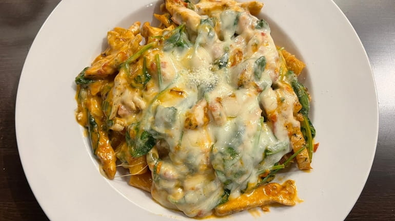 Rigatoni Fiorentina with grilled chicken, spinach and lots of cheese...