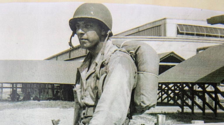 Kahn at a training camp in Georgia in 1943.