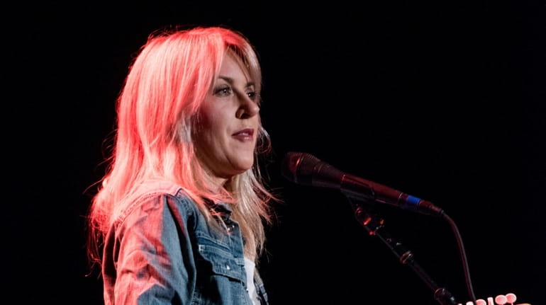  Rocker Liz Phair has pulled out of the entire "Jagged...