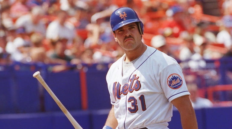 Mike Piazza looks disappointed after striking out on Aug. 6,...