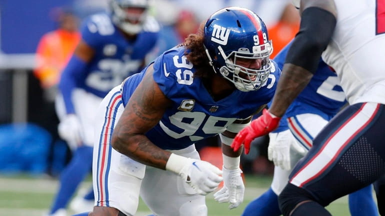 Leonard Williams of the Giants defends during the second half against the...