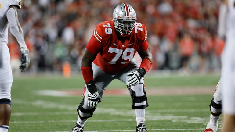 Ohio State's Dawand Jones lines up during an NCAA college...