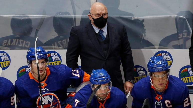 Islanders head coach Barry Trotz during the second period against...