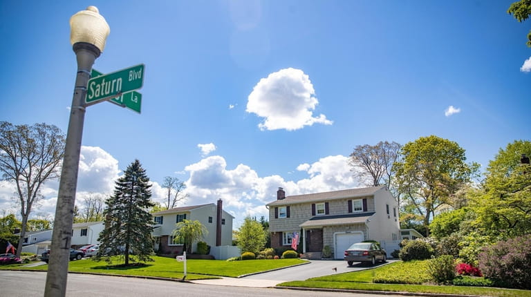 Homes along Saturn Boulevard in Smithtown
