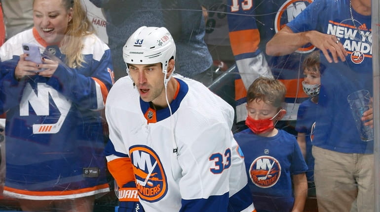 Zdeno Chara #33 of the New York Islanders warms up...