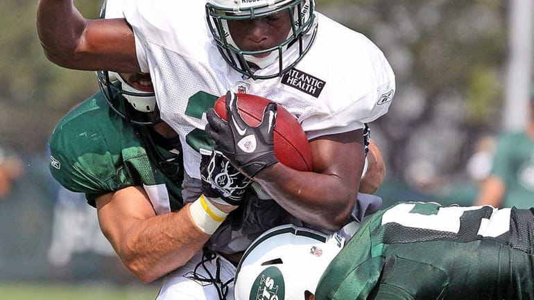 Bilal Powell with a run during Jets training camp. (Aug....