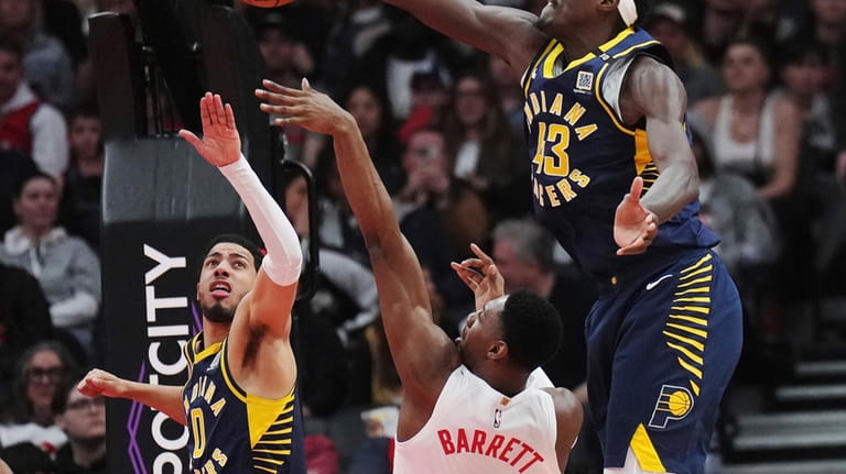 Indiana Pacers forward Pascal Siakam (43) blocks a shot by...