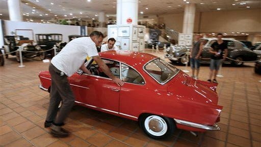 Workers set up a NSU Sport Prinz of 1968 from...