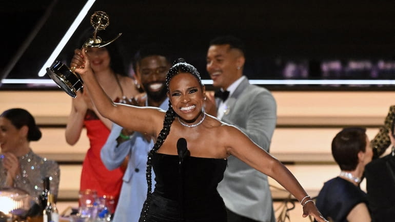 Sheryl Lee Ralph accepts her supporting actress Emmy for the...