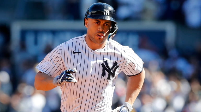 Giancarlo Stanton making Yankees fans love him with playoff home