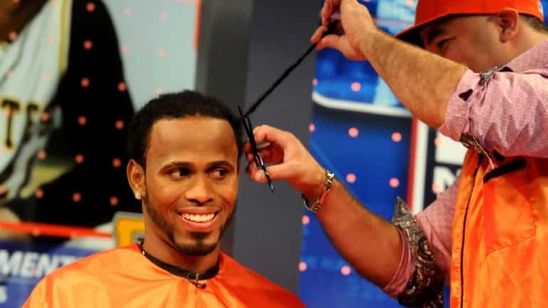 Jose Reyes gets his hair cut by Jordan the Barber...