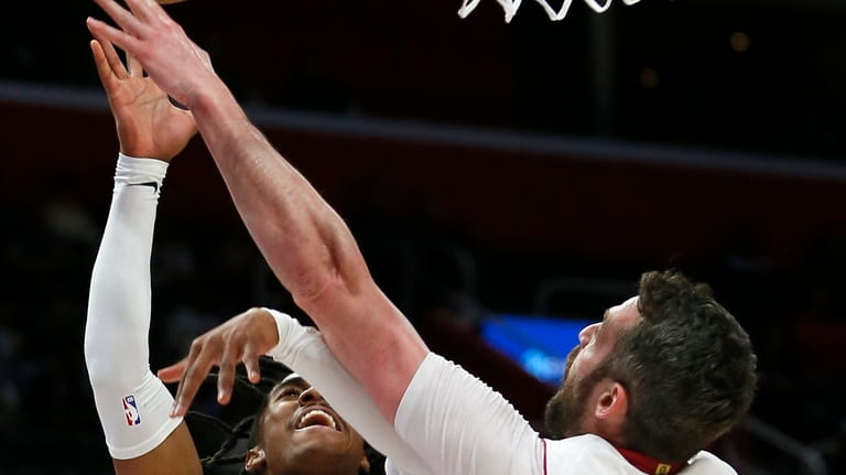 Detroit Pistons guard Jaden Ivey (23) takes a shot against...