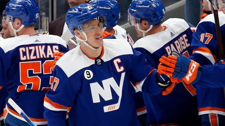 Anders Lee of the Islanders celebrates his second period goal against...