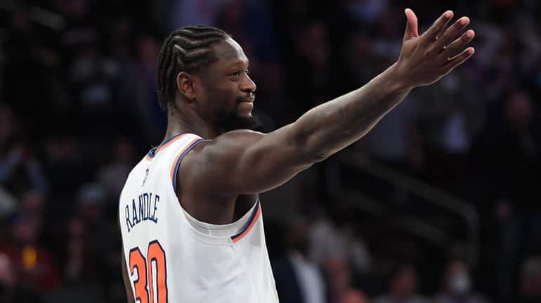 Knicks forward Julius Randle gestures late in the fourth quarter...