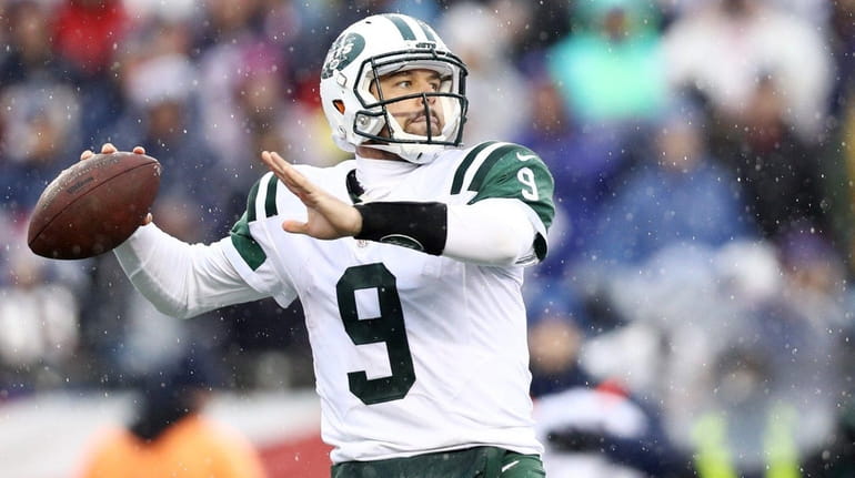 Bryce Petty makes a pass during the first half against...