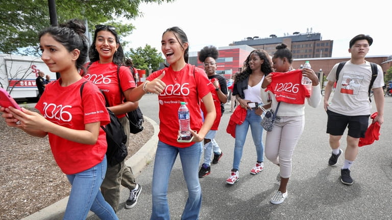 Incoming freshmen at Stony Brook University get acquainted with the...