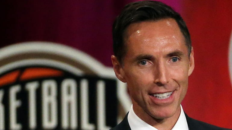 Steve Nash speaks during induction ceremonies at the Basketball Hall...