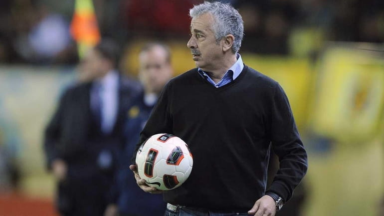 Manuel Preciado holding the ball during the Spanish league football...