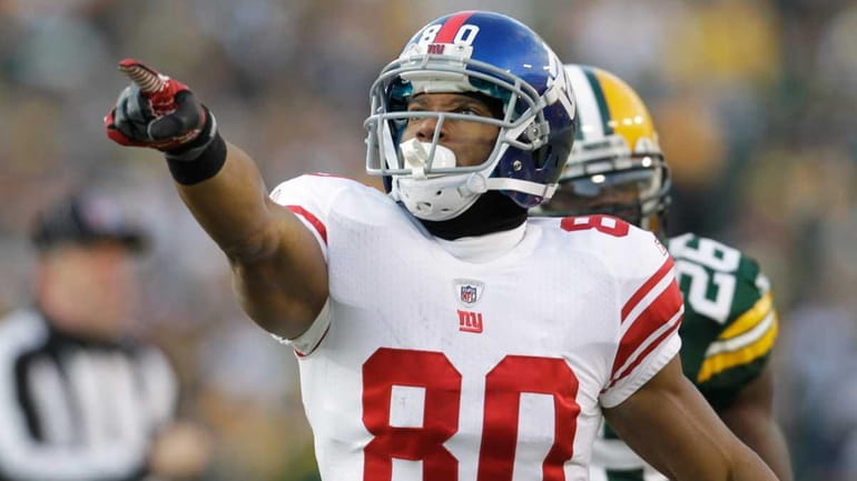 VICTOR CRUZ Position: Wide receiver Age: 26 Status: Restricted free...