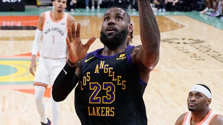Knicks know LeBron James, Lakers not just another opponent - Newsday