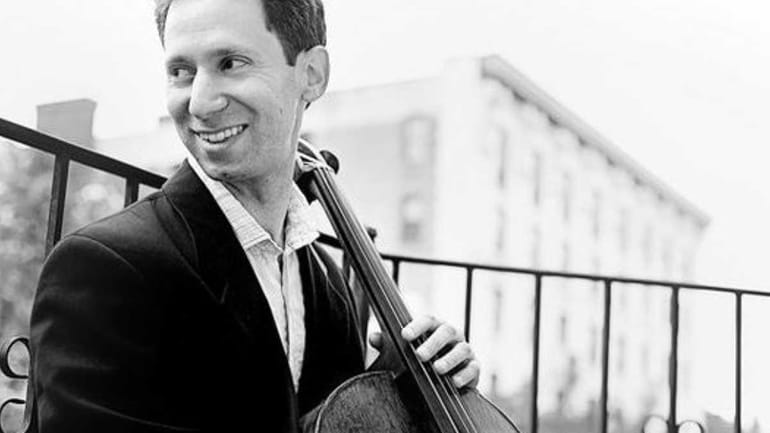 Aron Zelkowicz, cellist.