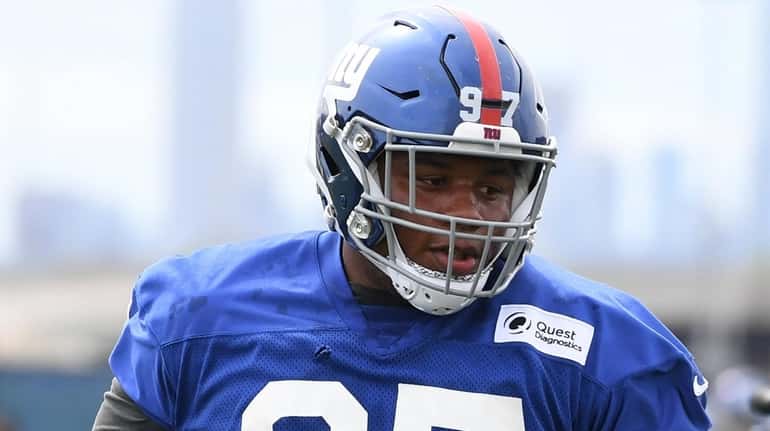 Giants defensive tackle Dexter Lawrence participates in a drill during...