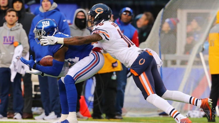 Safety Landon Collins of the New York Giants makes interception...