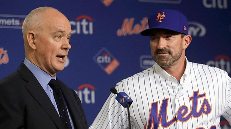 Mets general manager Sandy Alderson introduces MIckey Callaway as the...