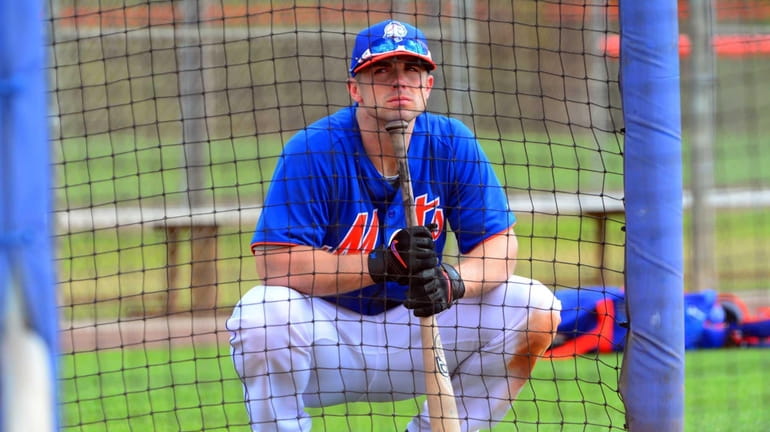David Wright gets ready to take batting practice during a...
