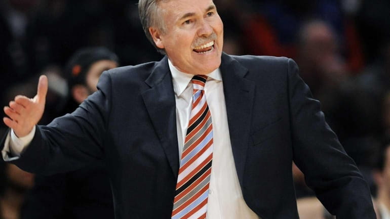 Mike D'Antoni reacts during the third quarter of an NBA...