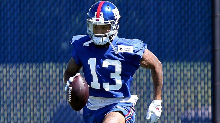 Odell Beckham Jr. warms up during Giants minicamp at the...