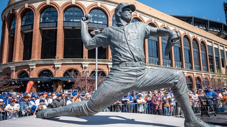 The New York Mets unveil a statue of Tom Seaver...