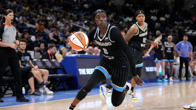 Chicago Sky's Kahleah Copper drives to the basket during a...
