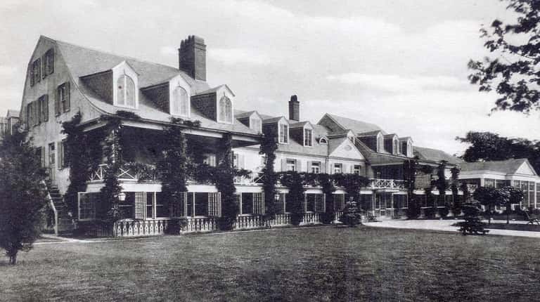 Canoe Place Inn in Hampton Bays in the 1920s. 
