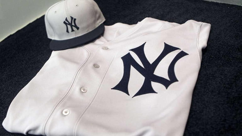 An example of the hat and jersey that the Yankees...