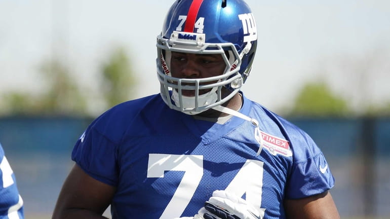 Ddefensive tackle Johnathan Hankins looks on during Giants mini camp...