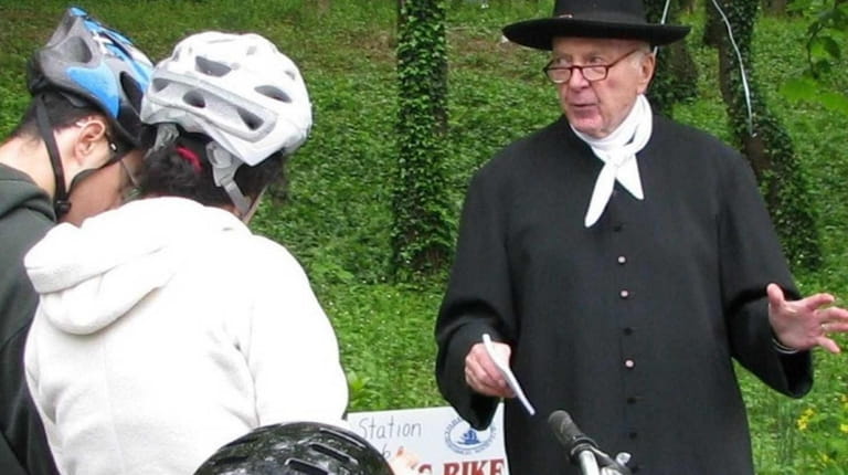A guided Tri-Spy biking tour covers the Revolutionary War-era Culper...
