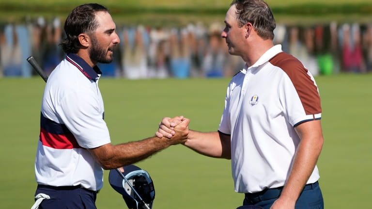 After 28 hours, the U.S. finally wins a full point at the Ryder Cup ...